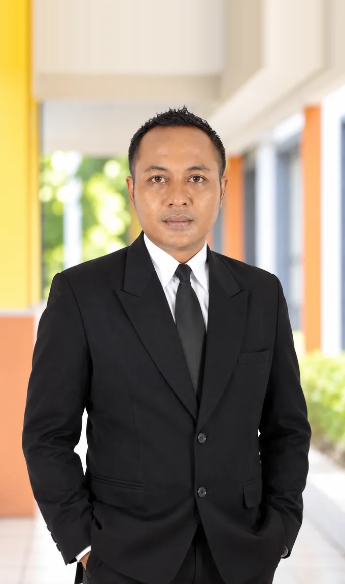 Nizar Prahoro, S.Pd